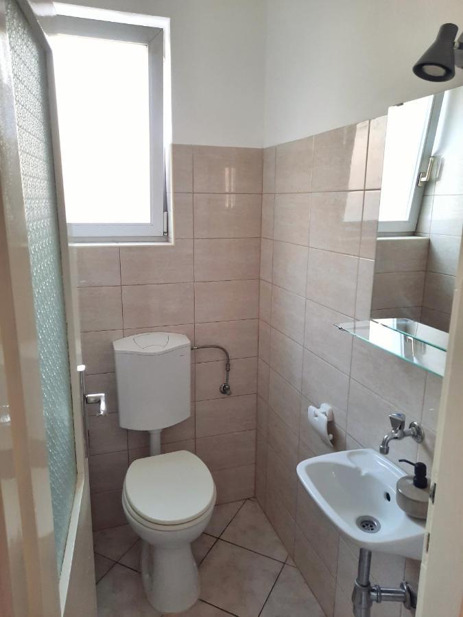 Apartment Nino In Pula Bagian luar foto