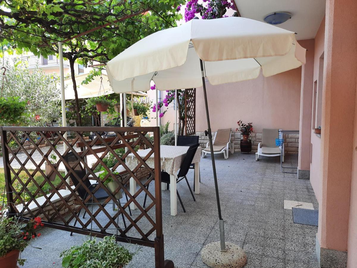Apartment Nino In Pula Bagian luar foto