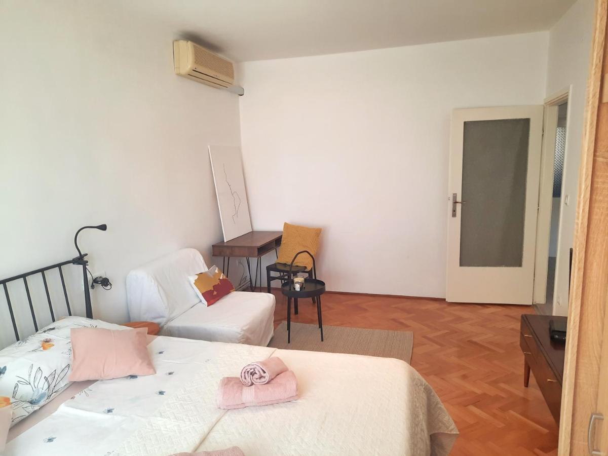 Apartment Nino In Pula Bagian luar foto